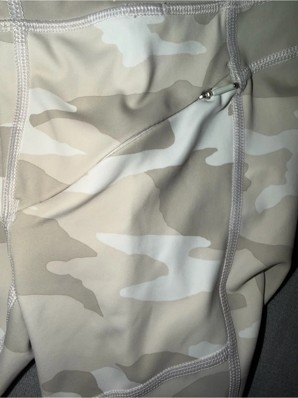 🤍 Athleta Camo Leggings with Pockets